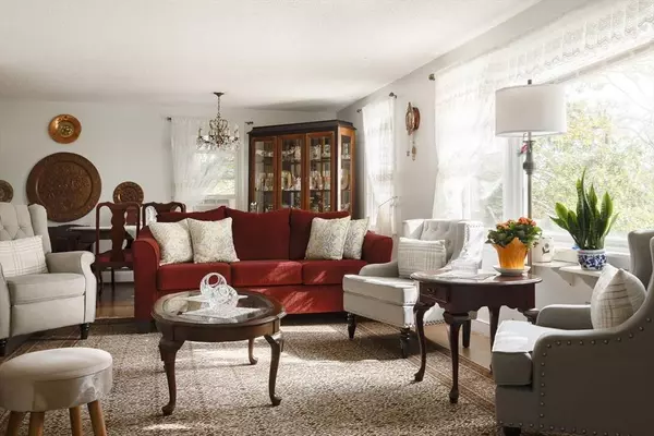 24-26 Knight Ave, Marblehead, MA 01945