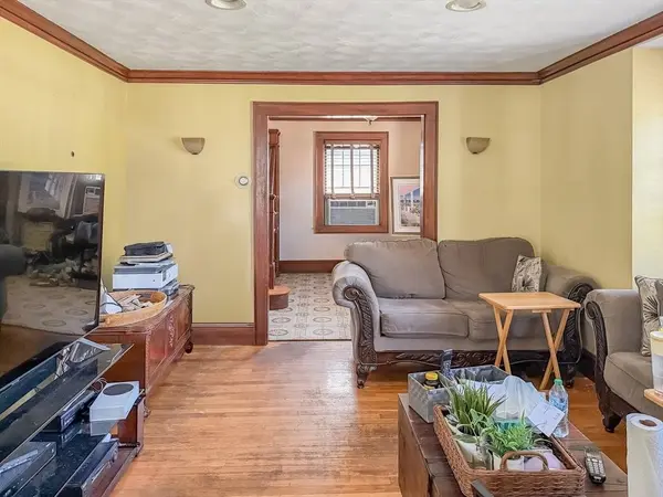 73 Florence Ave, Melrose, MA 02176