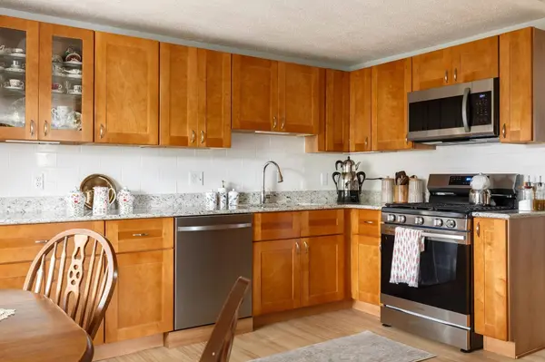 24-26 Knight Ave, Marblehead, MA 01945