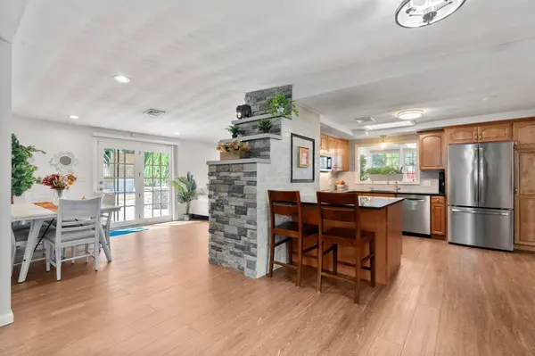 60 Eaton Rd, Framingham, MA 01701