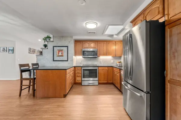 60 Eaton Rd, Framingham, MA 01701