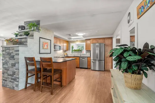 60 Eaton Rd, Framingham, MA 01701