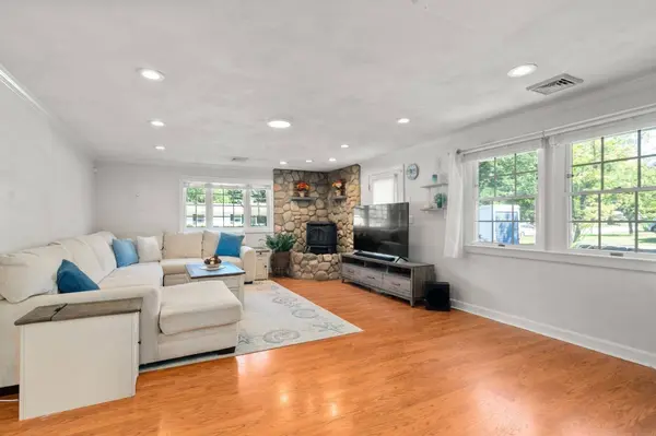 60 Eaton Rd, Framingham, MA 01701