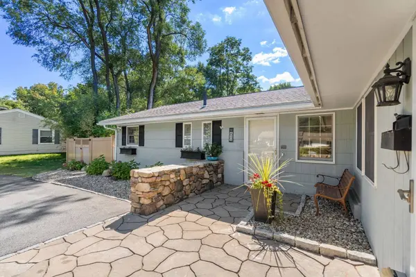 60 Eaton Rd, Framingham, MA 01701