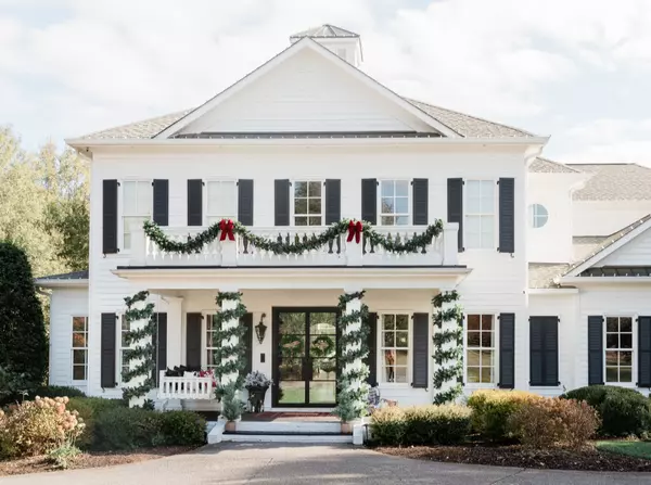 Where to Sip This Season: Holiday Pop-Up Bars Near Acworth, GA