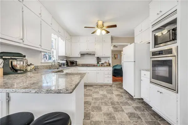 996 Coan DR, Locust Grove, GA 30248