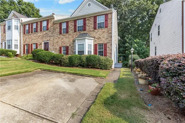 2505 Thorngate DR, Acworth, GA 30101