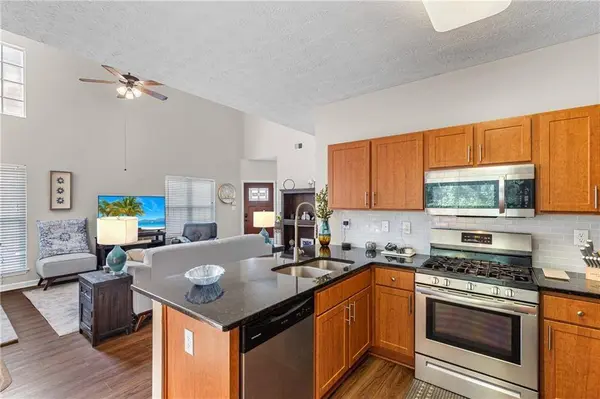 2505 Thorngate DR, Acworth, GA 30101