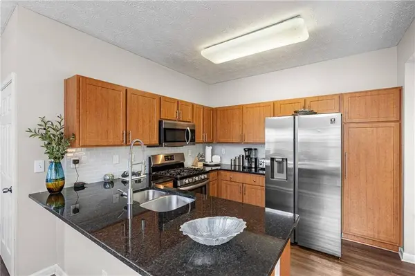 2505 Thorngate DR, Acworth, GA 30101