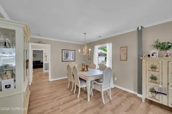 25 Ryan Road, Manalapan, NJ 07726