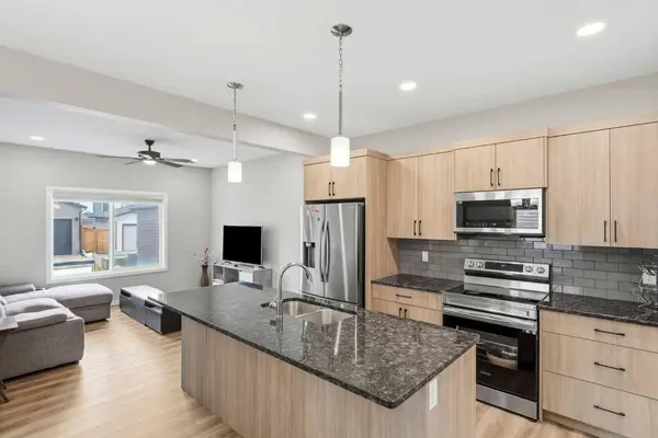 132 Highview Gate SE, Airdrie, AB T4A 3L6