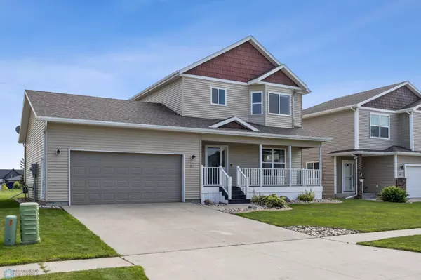 501 Foxtail DR, West Fargo, ND 58078