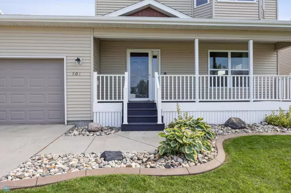 501 Foxtail DR, West Fargo, ND 58078