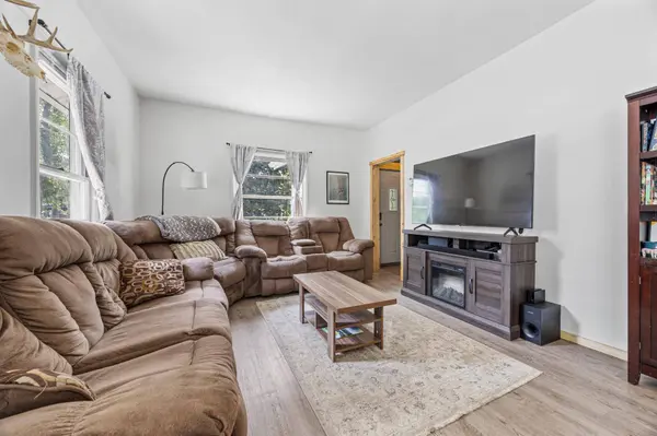 1035 University DR N, Fargo, ND 58102