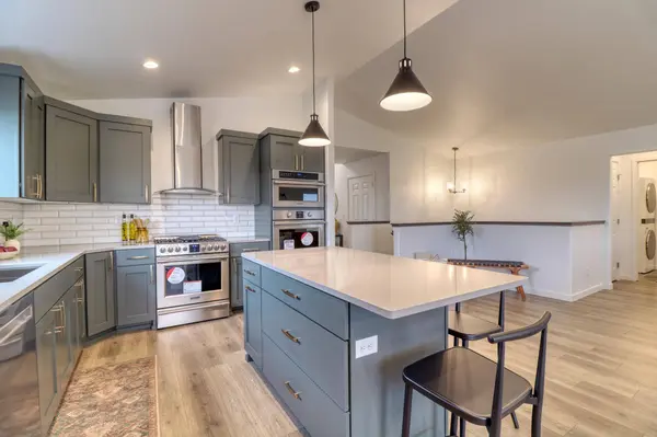 7013 Selkirk DR S, Fargo, ND 58104