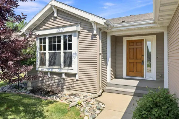 220 15th Avenue WAY, West Fargo, ND 58078