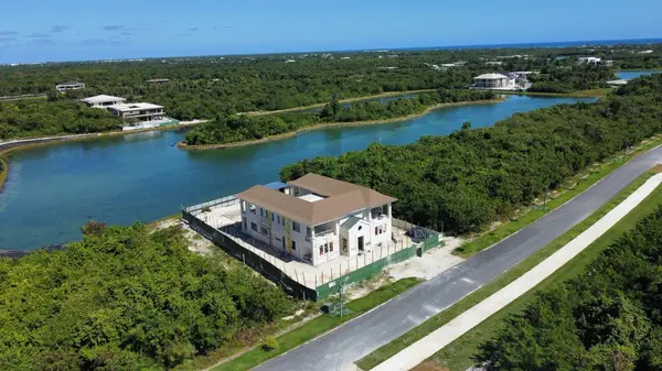 New Contruction Laguna Villa