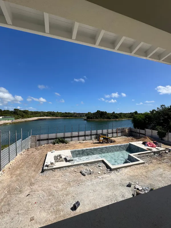 New Contruction Laguna Villa