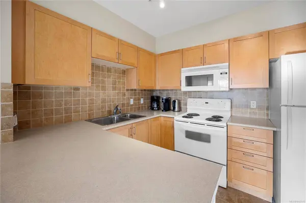 1280 Alpine Rd #301, Courtenay, BC V9J 1L0