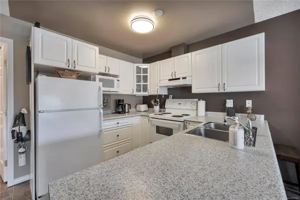 1201 Henry Rd #407, Courtenay, BC V9J 1L0