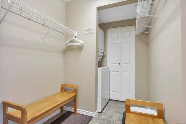 1201 Henry Rd #407, Courtenay, BC V9J 1L0