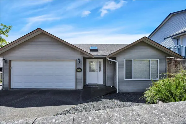 4771 Fairbrook Cres