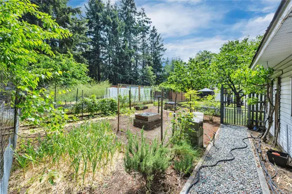 6130 Pine Ridge Cres, Nanaimo, BC V9T 2N7