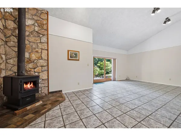 51890 LAKE DR, Scappoose, OR 97056