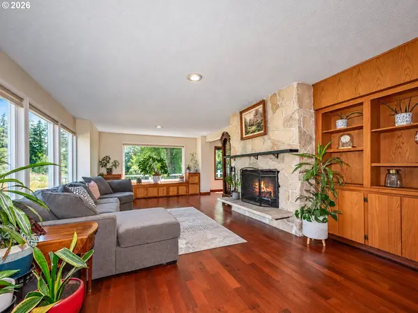 18191 S HOLLY LN, Oregon City, OR 97045