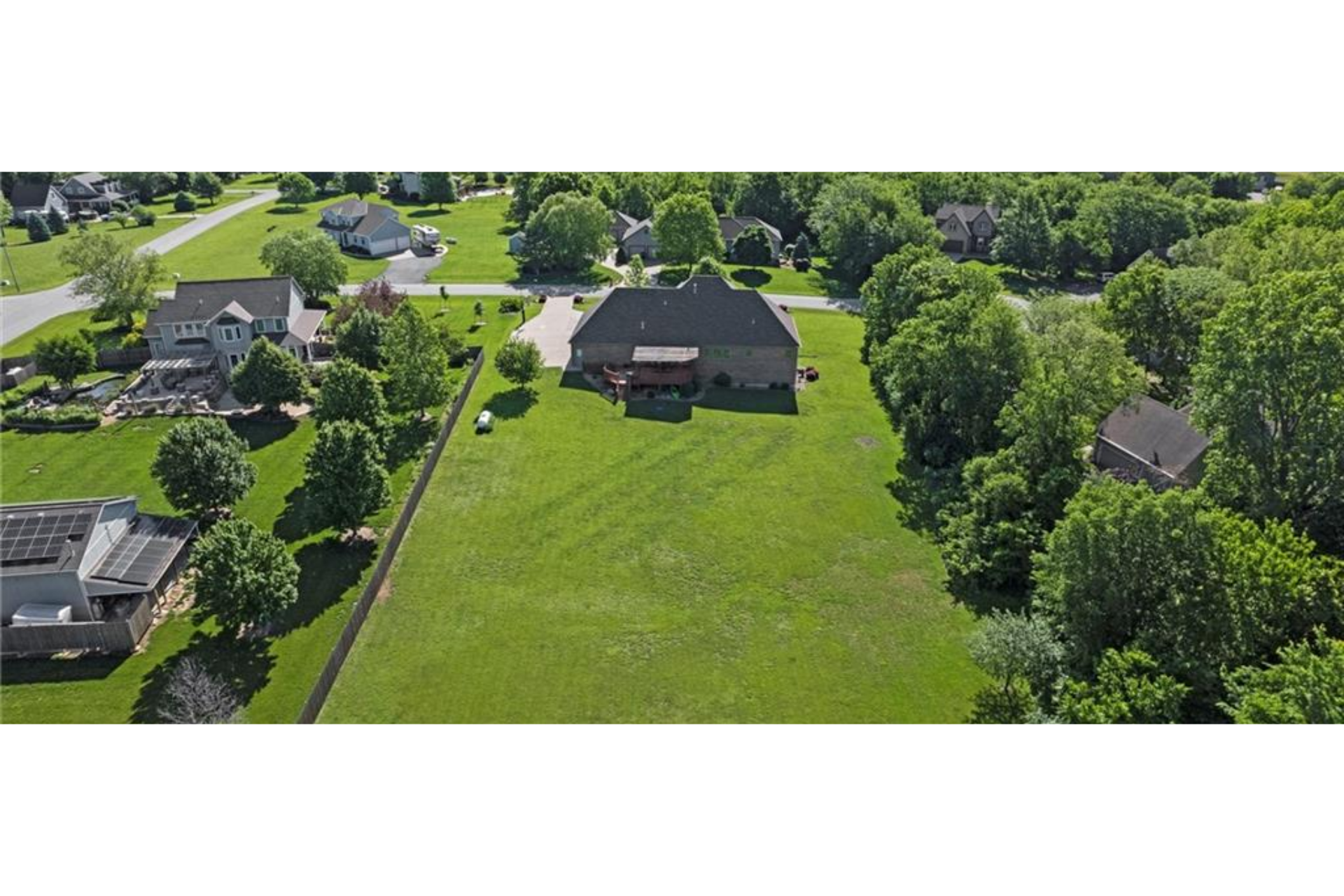 De Soto Kansas Neighborhood Large Lots Acerage