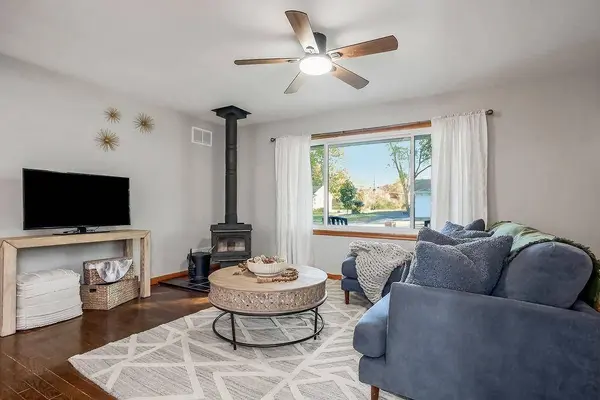 148 W Shawnee ST, Gardner, KS 66030