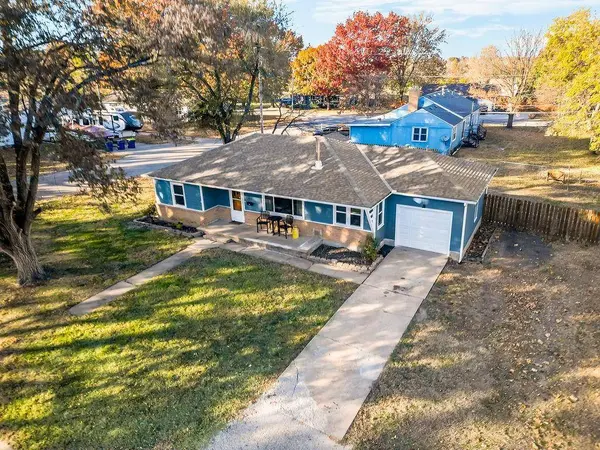 148 W Shawnee ST, Gardner, KS 66030