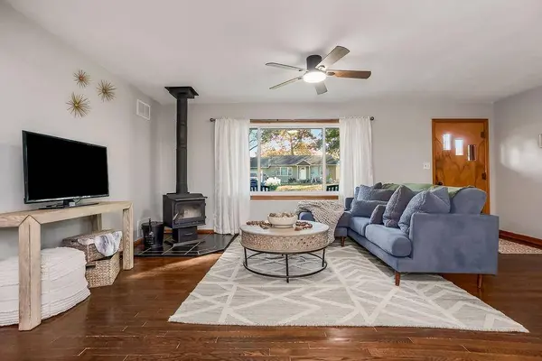 148 W Shawnee ST, Gardner, KS 66030