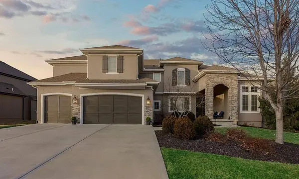 12310 W 163rd TER, Overland Park, KS 66221