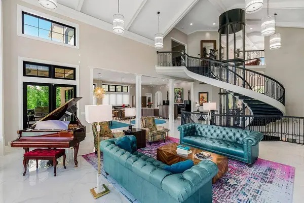 5450 Lackman RD, Shawnee, KS 66217