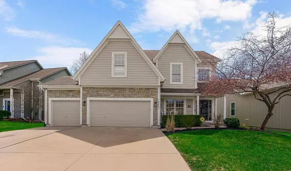 18447 W 154th TER, Olathe, KS 66062