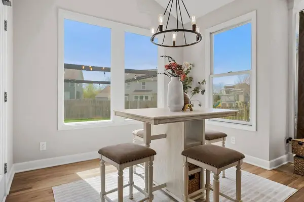 18447 W 154th TER, Olathe, KS 66062