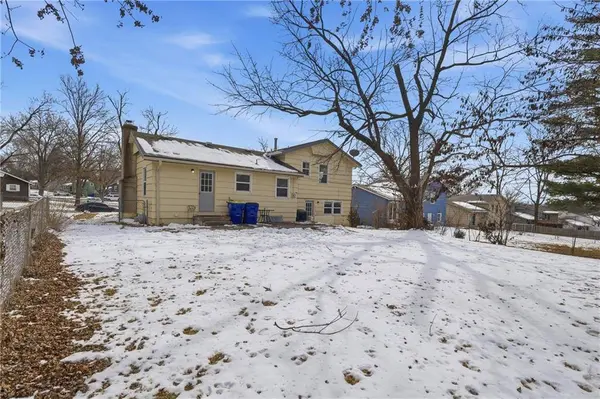 8814 Slater ST, Overland Park, KS 66212