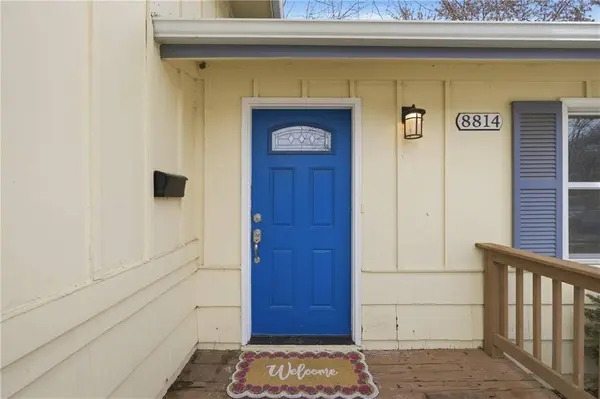 8814 Slater ST, Overland Park, KS 66212