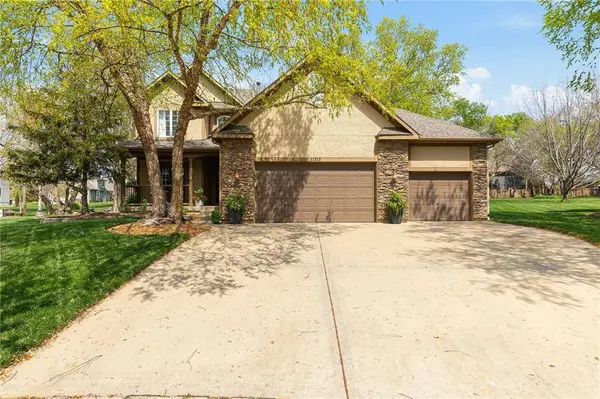 11313 S Brownridge ST, Olathe, KS 66061
