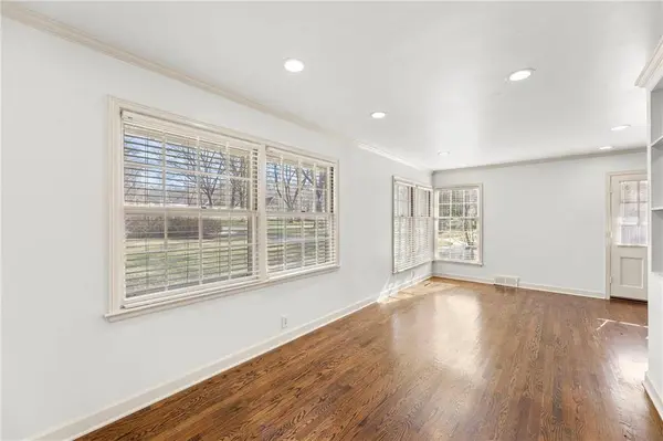 2341 W 98 ST, Leawood, KS 66206