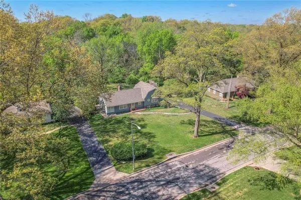 2341 W 98 ST, Leawood, KS 66206