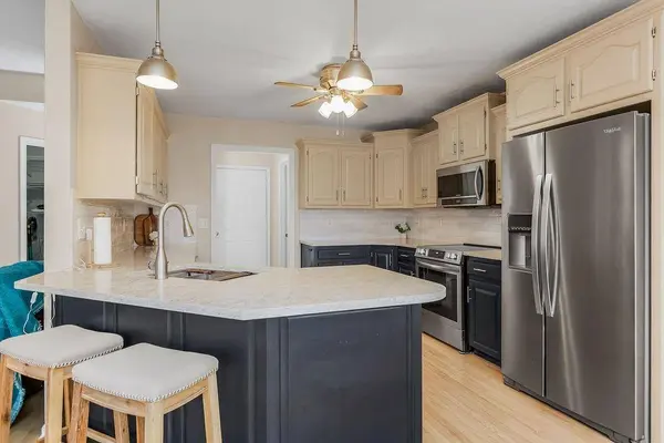 605 NW Silverstone CIR, Grain Valley, MO 64029