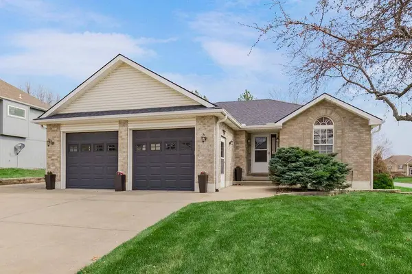 605 NW Silverstone CIR, Grain Valley, MO 64029