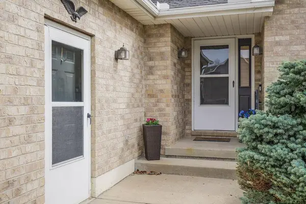 605 NW Silverstone CIR, Grain Valley, MO 64029
