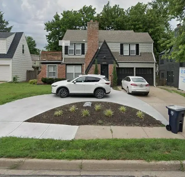 6928 Wornall RD, Kansas City, MO 64113