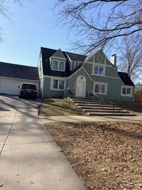 103 E Meyer BLVD, Kansas City, MO 64113