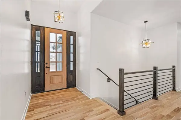 804 SE Pine CT, Blue Springs, MO 64014