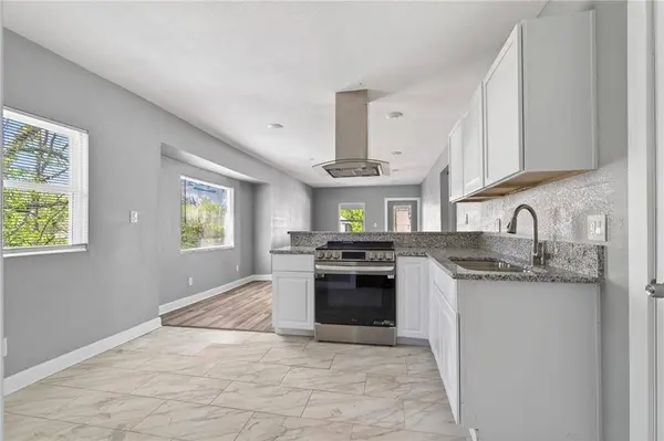 6821 Monroe AVE, Kansas City, MO 64132