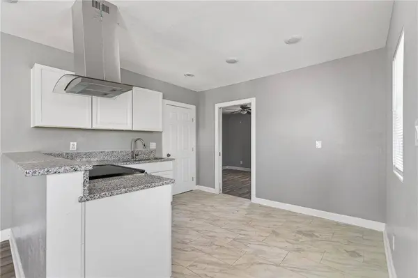 6821 Monroe AVE, Kansas City, MO 64132